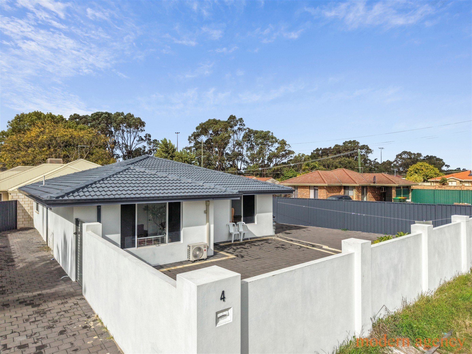4 Yenisey Crescent BEECHBORO WA