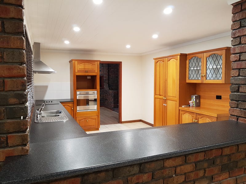 3 Telopea Drive, ATHELSTONE — image 2