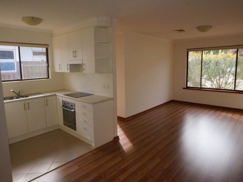 4/8 Hampstead Avenue, HIGHGATE — image 3