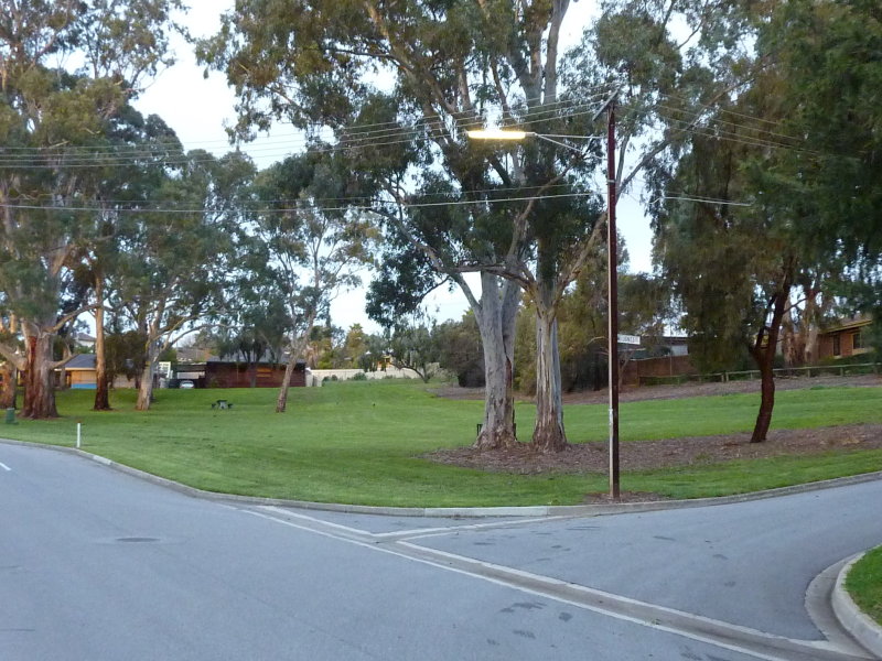 6 Michigan Drive, HIGHBURY — image 21