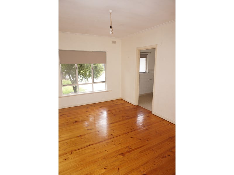 2/2 Donald Street, SALISBURY — image 4