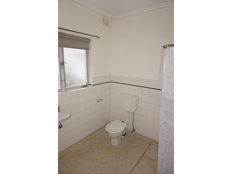 2/2 Donald Street, SALISBURY — image 5