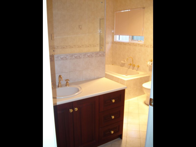 17B Edgeworth Street, PROSPECT — image 3