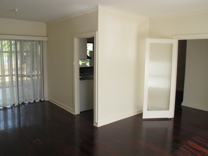 32 Tiparra Avenue, PARK HOLME — image 2