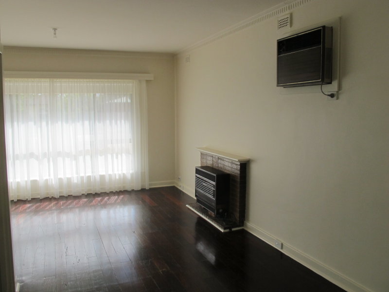 32 Tiparra Avenue, PARK HOLME — image 4