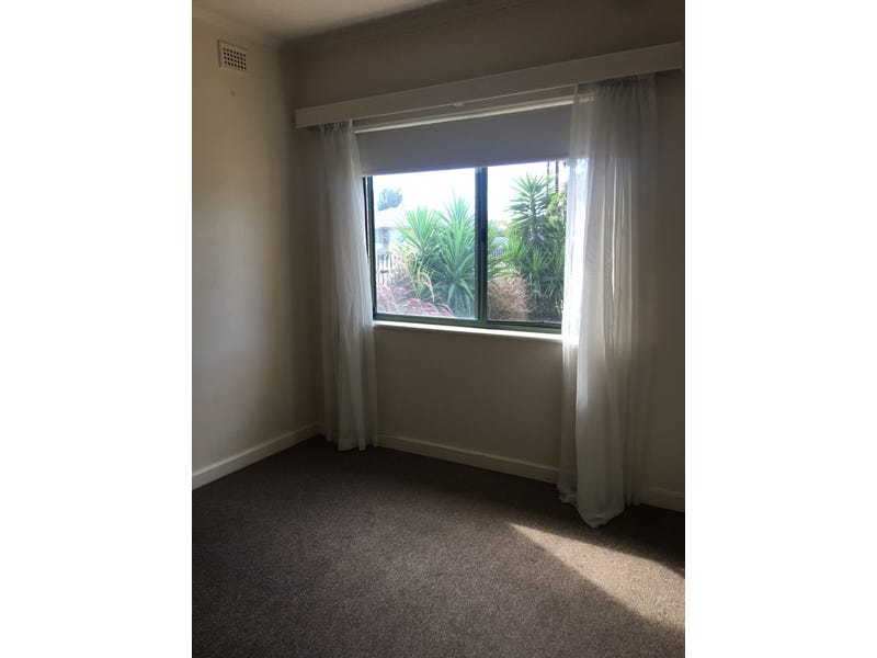 32 Tiparra Avenue, PARK HOLME — image 5