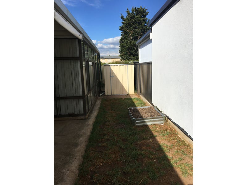 32 Tiparra Avenue, PARK HOLME — image 10