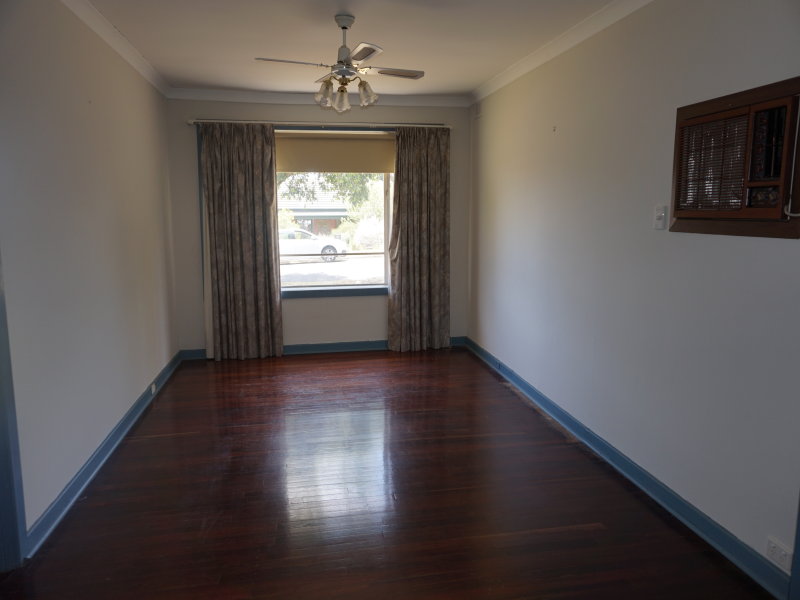 40 Thomson Avenue, ROSTREVOR — image 3