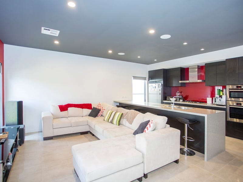 15B Radnor Avenue, ROSTREVOR — image 3