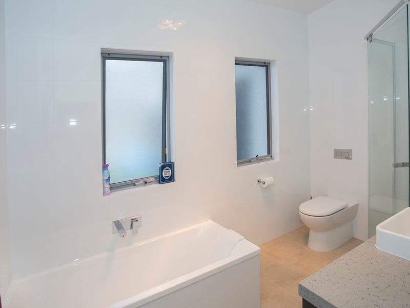 15B Radnor Avenue, ROSTREVOR — image 11