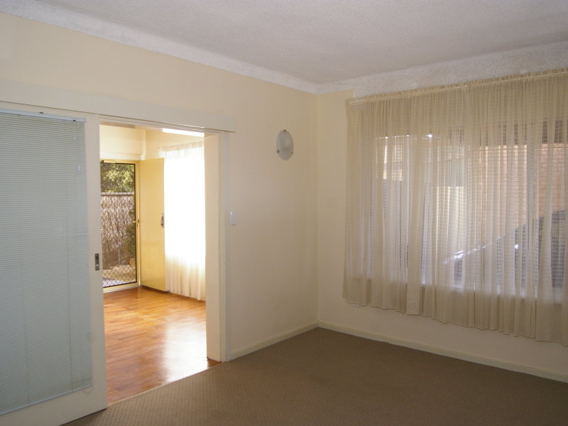 1/23 Seaforth Avenue, SOMERTON PARK — image 3