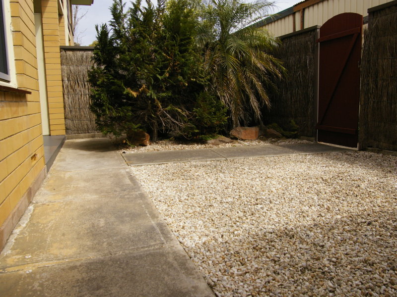 1/23 Seaforth Avenue, SOMERTON PARK — image 9