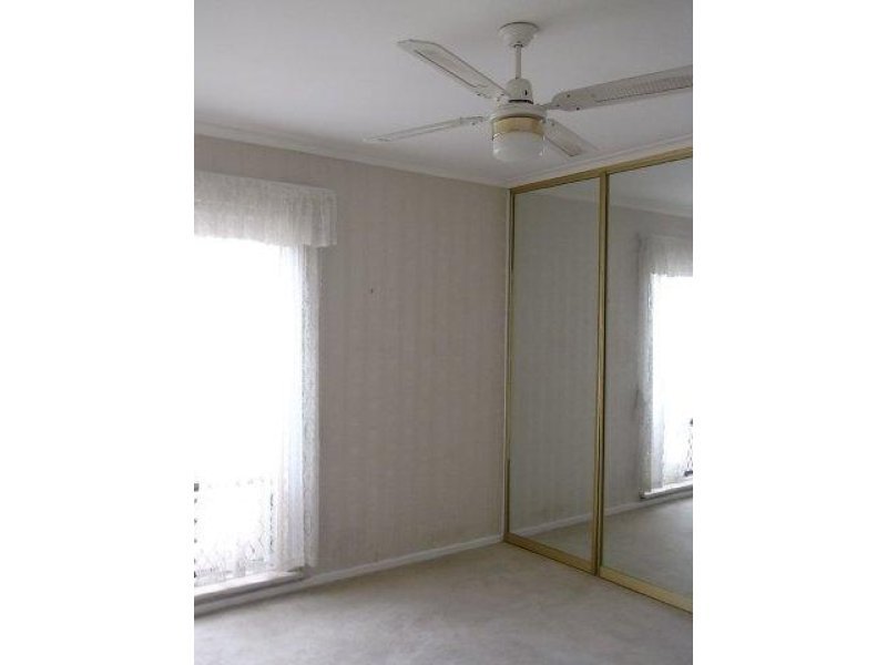 66 Sandpiper Place, WEST LAKES SHORE — image 5