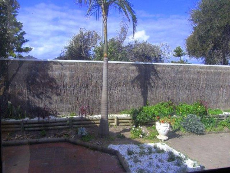 66 Sandpiper Place, WEST LAKES SHORE — image 6
