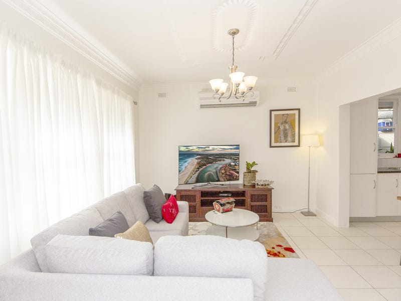 11 Glen Elder Street, FINDON — image 2