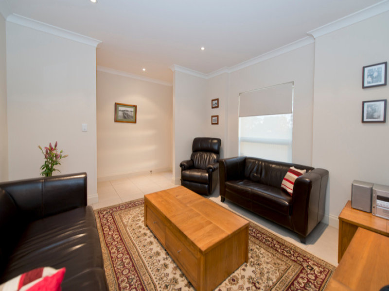 1C Pine Street, FLINDERS PARK — image 4