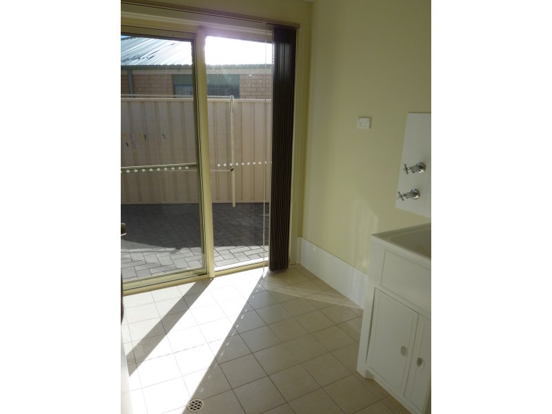 1/10 Shrewton Court, SALISBURY NORTH — image 7