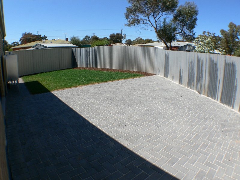 1/10 Shrewton Court, SALISBURY NORTH — image 8