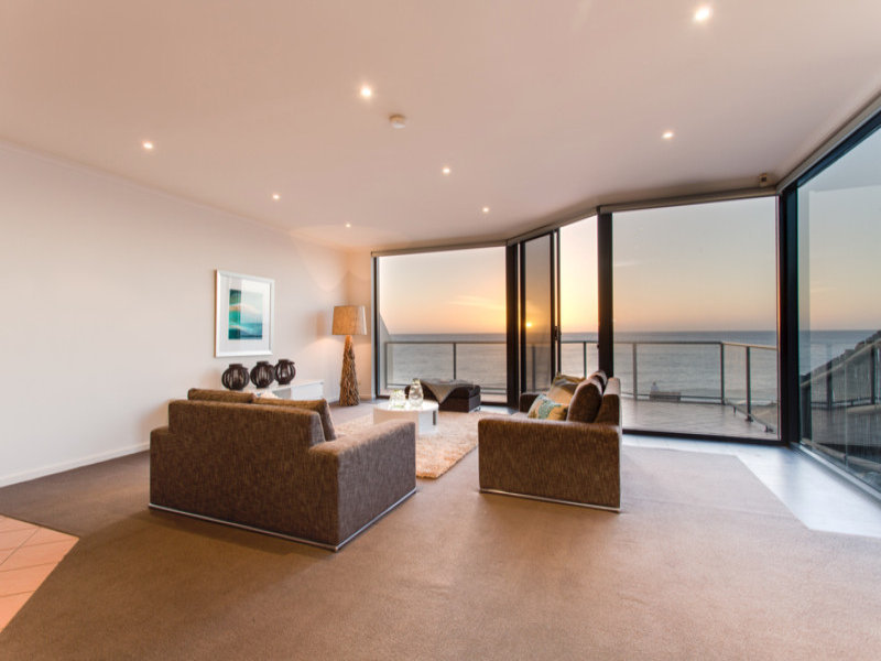 22A The Esplanade, SOMERTON PARK — image 2