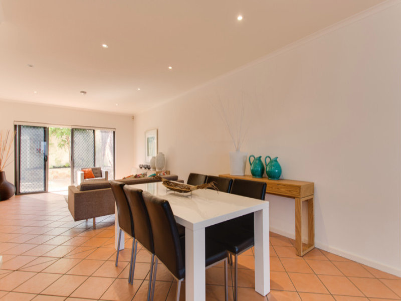 22A The Esplanade, SOMERTON PARK — image 9