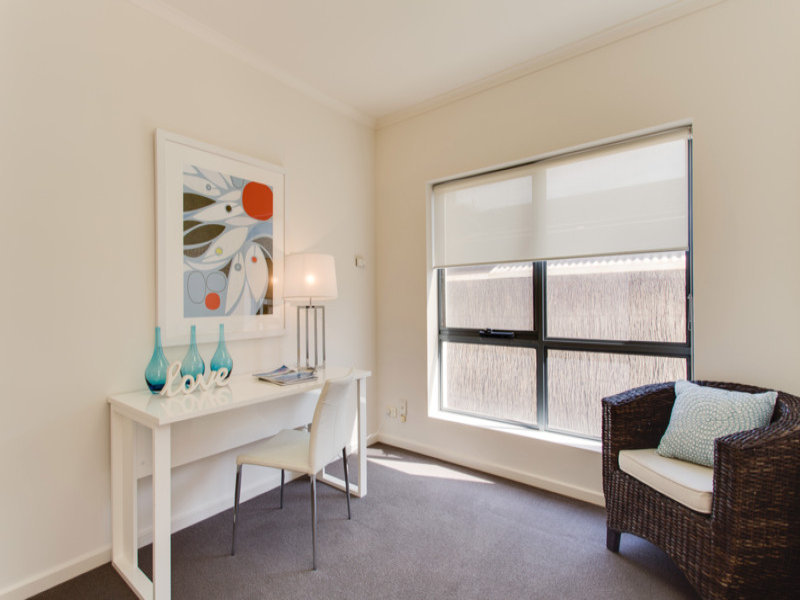 22A The Esplanade, SOMERTON PARK — image 11