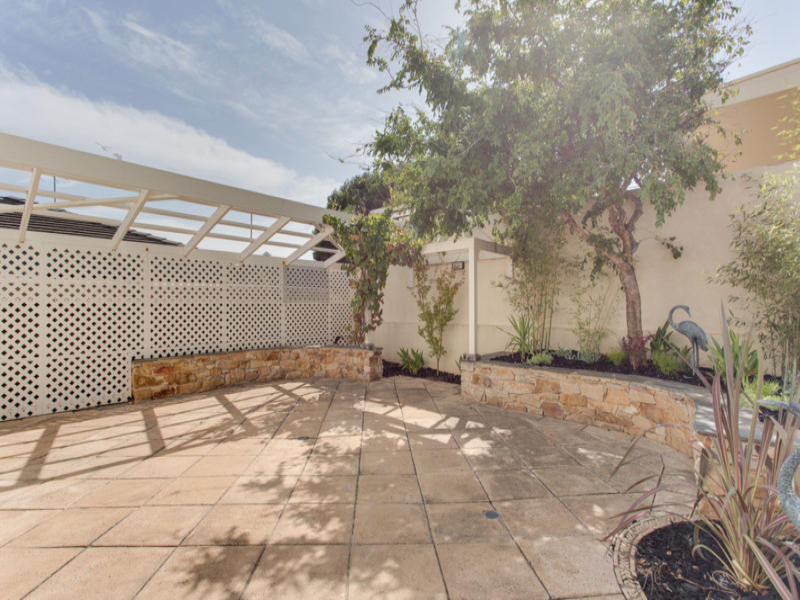 22A The Esplanade, SOMERTON PARK — image 17