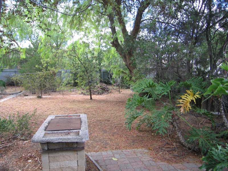 6 Pipers Avenue, WINDSOR GARDENS — image 4