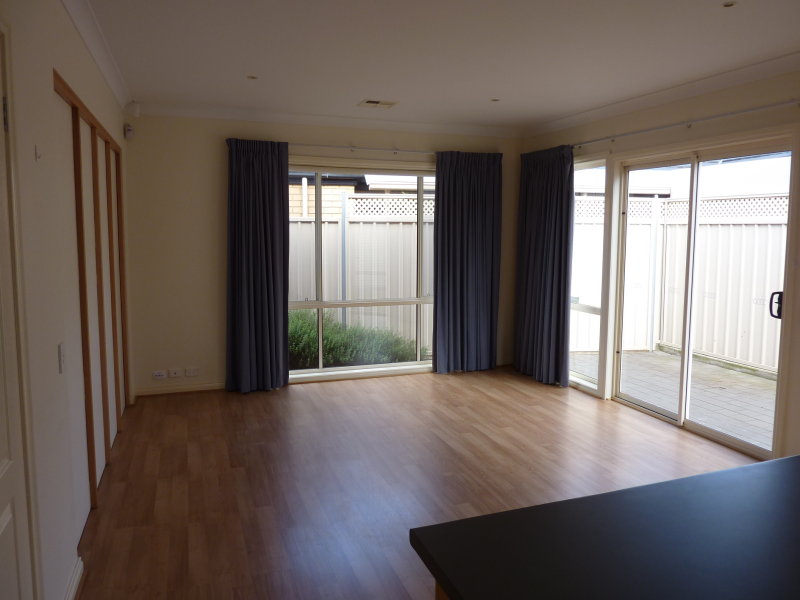 45 Dumfries Avenue, NORTHFIELD — image 3