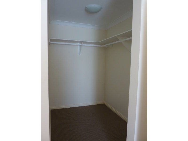 45 Dumfries Avenue, NORTHFIELD — image 6