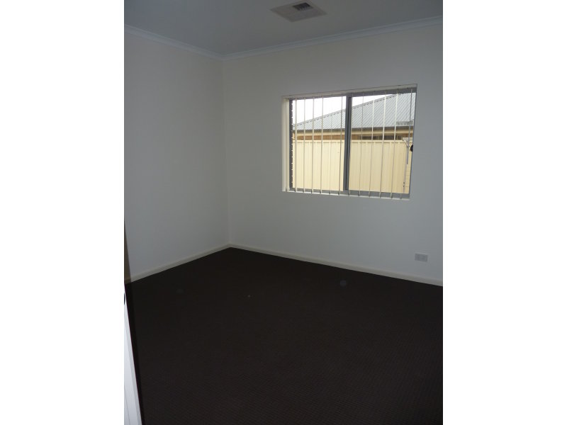 67 Atkinson Road, BURTON — image 5