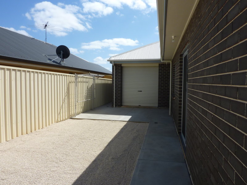 67 Atkinson Road, BURTON — image 16
