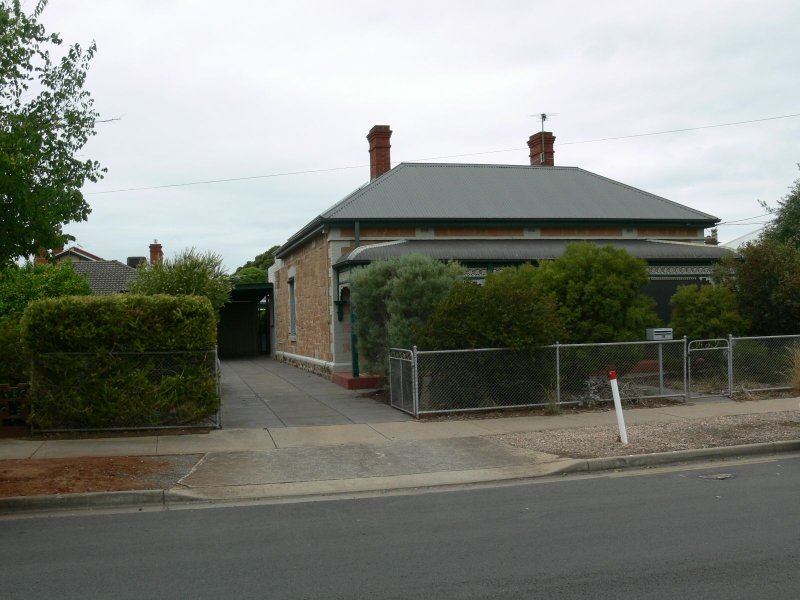 19 Ebor Avenue, MILE END — image 1