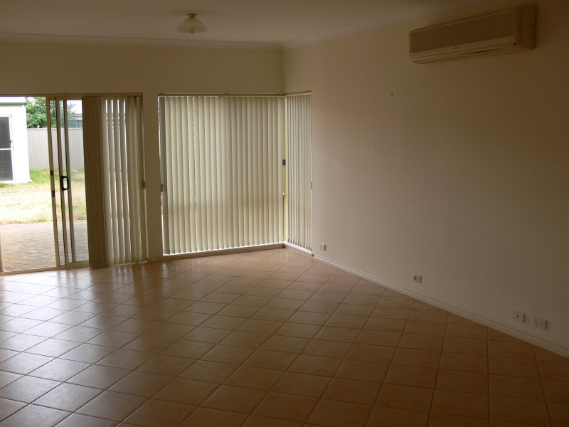 15 Wright Street, FERRYDEN PARK — image 3