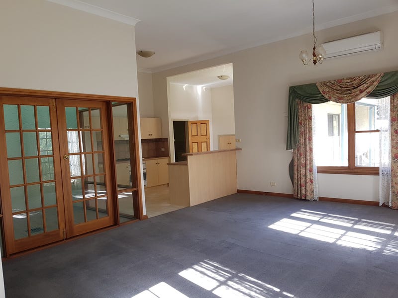 19 Torrens Street, COLLEGE PARK — image 4