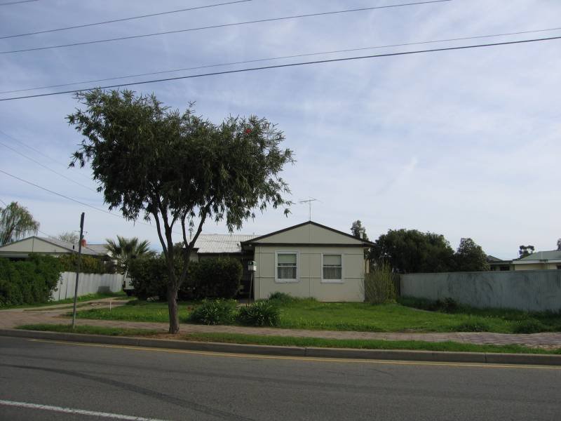 7 Windsor Grove, WINDSOR GARDENS — image 1