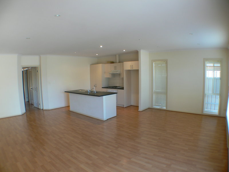 27 Brecon Street, WINDSOR GARDENS — image 3