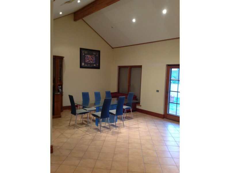24 Wood Road, PARADISE — image 8
