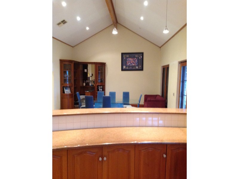 24 Wood Road, PARADISE — image 9