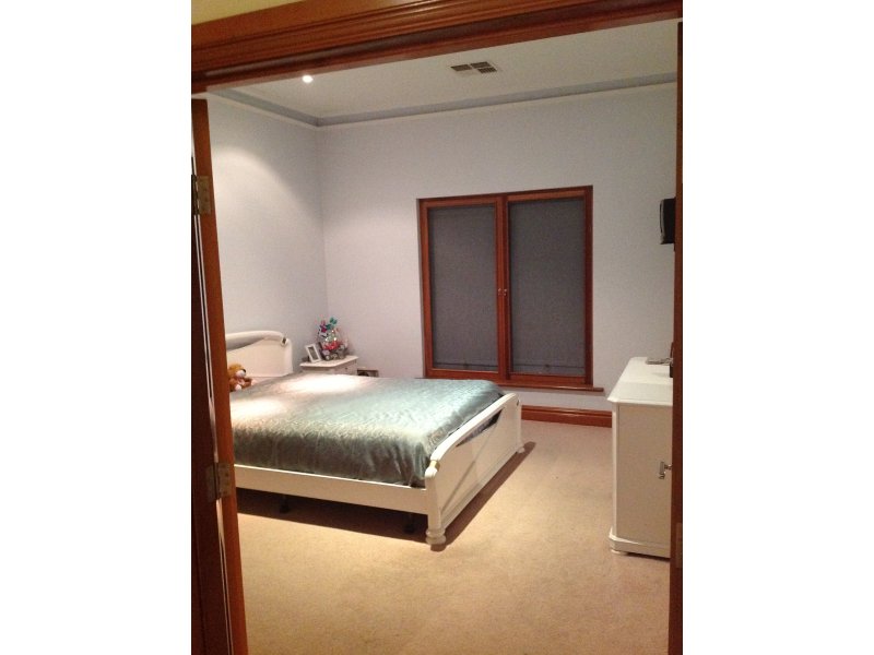 24 Wood Road, PARADISE — image 15