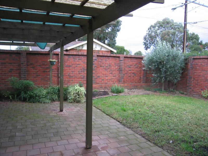 18 Nichols Street, FORESTVILLE — image 5