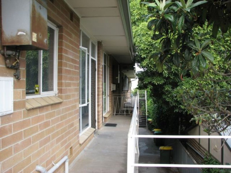 9/10 Prospect Road, FITZROY — image 2