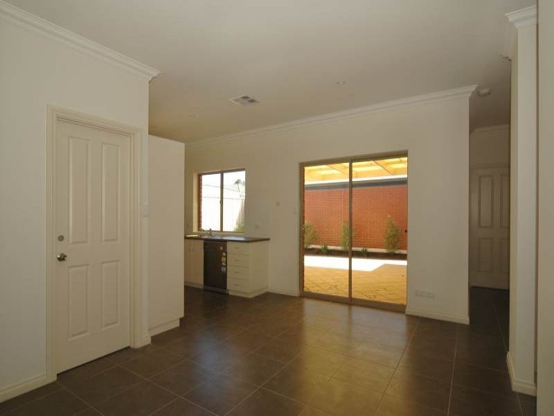 2/9 Maurice Avenue, ROSTREVOR — image 3