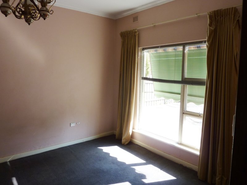 37 Gladstone Avenue, KILBURN — image 5