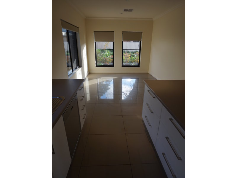 13D Radnor Avenue, ROSTREVOR — image 9