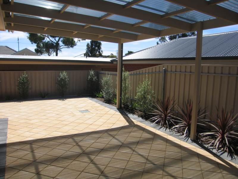7 Maurice Avenue, ROSTREVOR — image 5