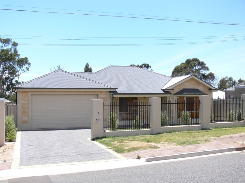 7 Maurice Avenue, ROSTREVOR — image 6