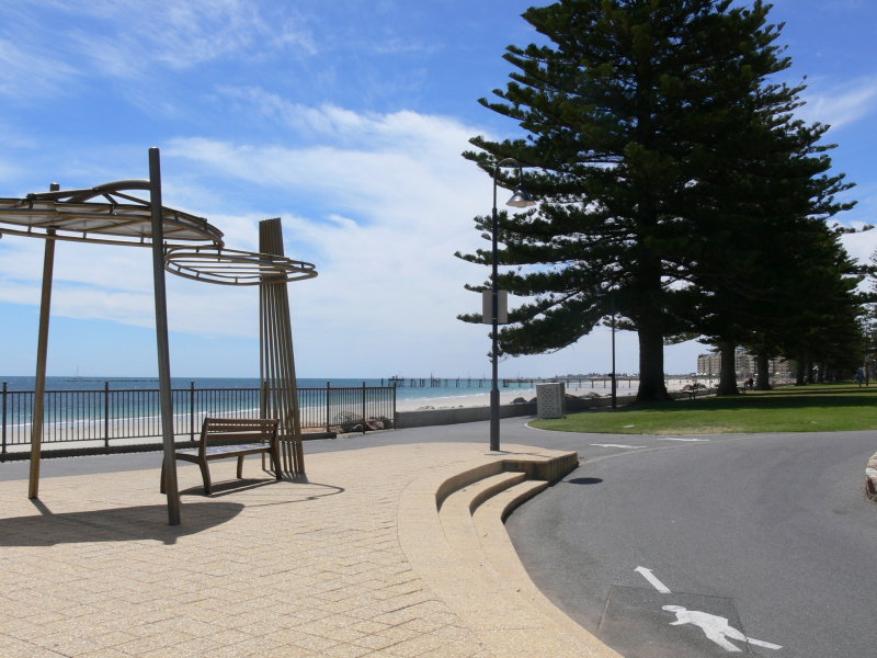7/2B Pier Street, GLENELG — image 2