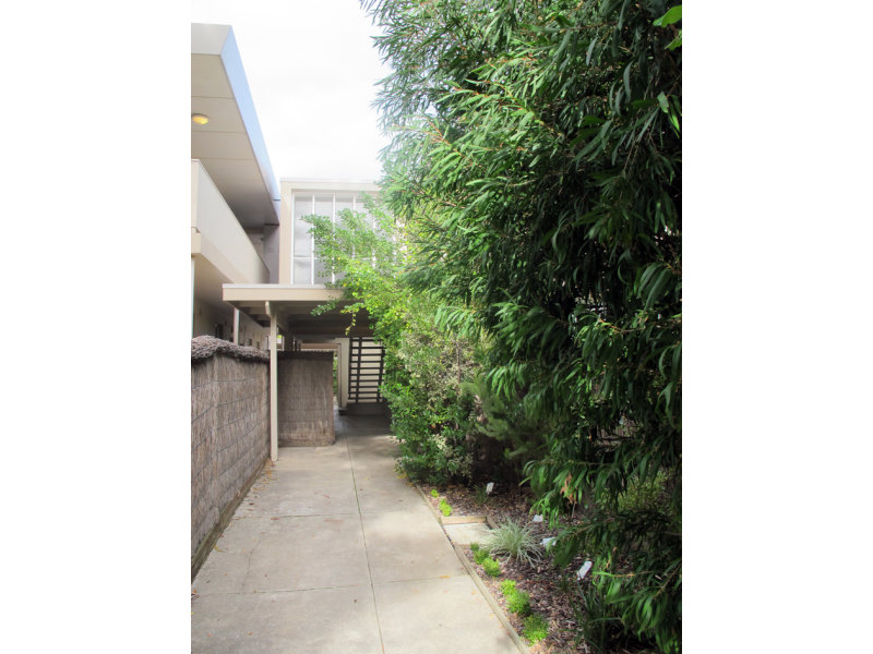 7/2B Pier Street, GLENELG — image 3