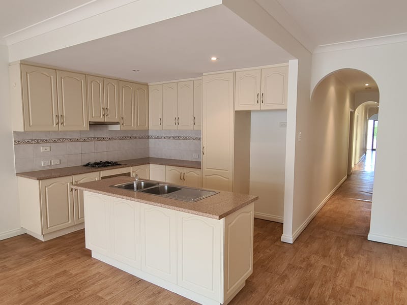 11 Frogmore Road, KIDMAN PARK — image 3