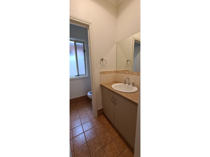 11 Frogmore Road, KIDMAN PARK — image 11